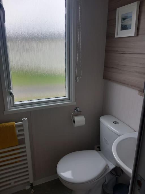 Nadia's Smart Tv & Wi-fi Holiday home *