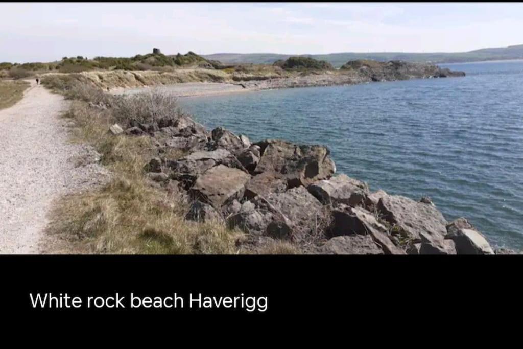 Nadia's Smart Tv & Wi-fi Holiday home